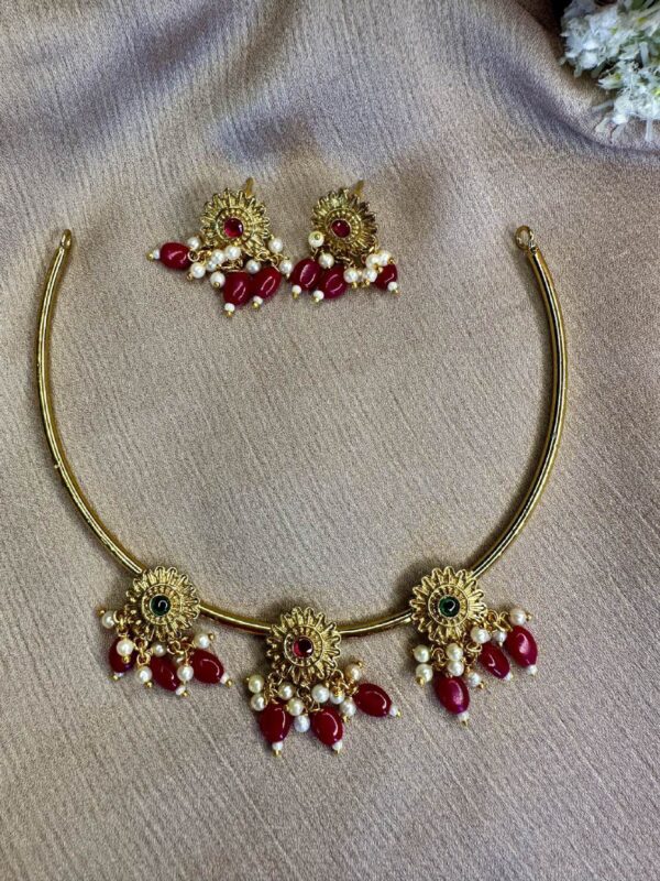 Beautiful Neck Piece With Studs