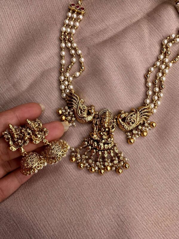 Vinayaka Beaded Necklace and Beautiful Jumka