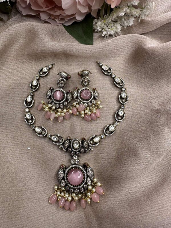 Victorian Kundan Necklace and Beautiful Earrings Set - Image 8