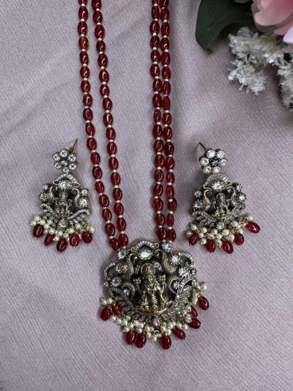 Victoria Lakshmi Haram and Beautiful Earrings Set