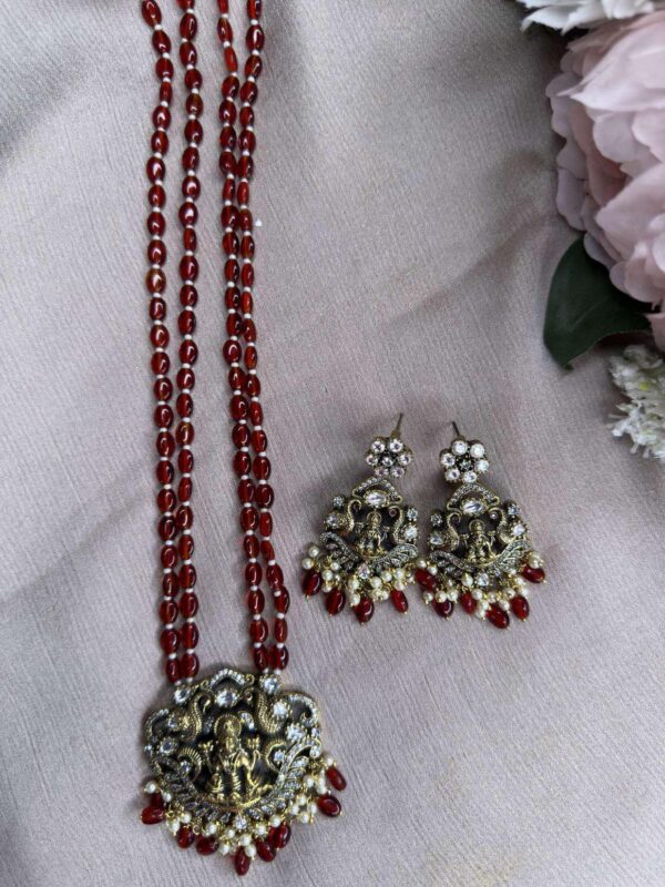 Victoria Lakshmi Haram and Beautiful Earrings Set - Image 4