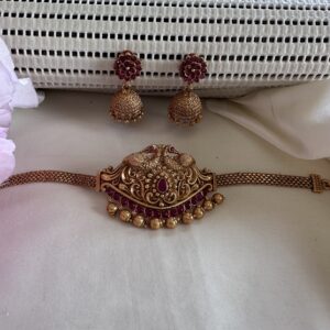 Eligant peacock detailed chocker with earrings