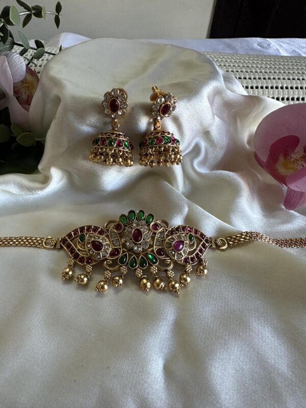 Multicolor stone chocker and earrings - Image 2